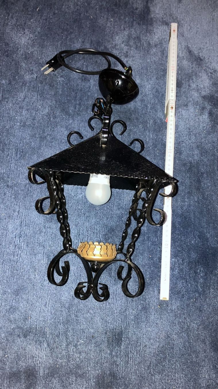 Lampadari & plafoniere: Vecchio lampadario in ferro battuto – Usato da Melano venduto da H-Sara 1