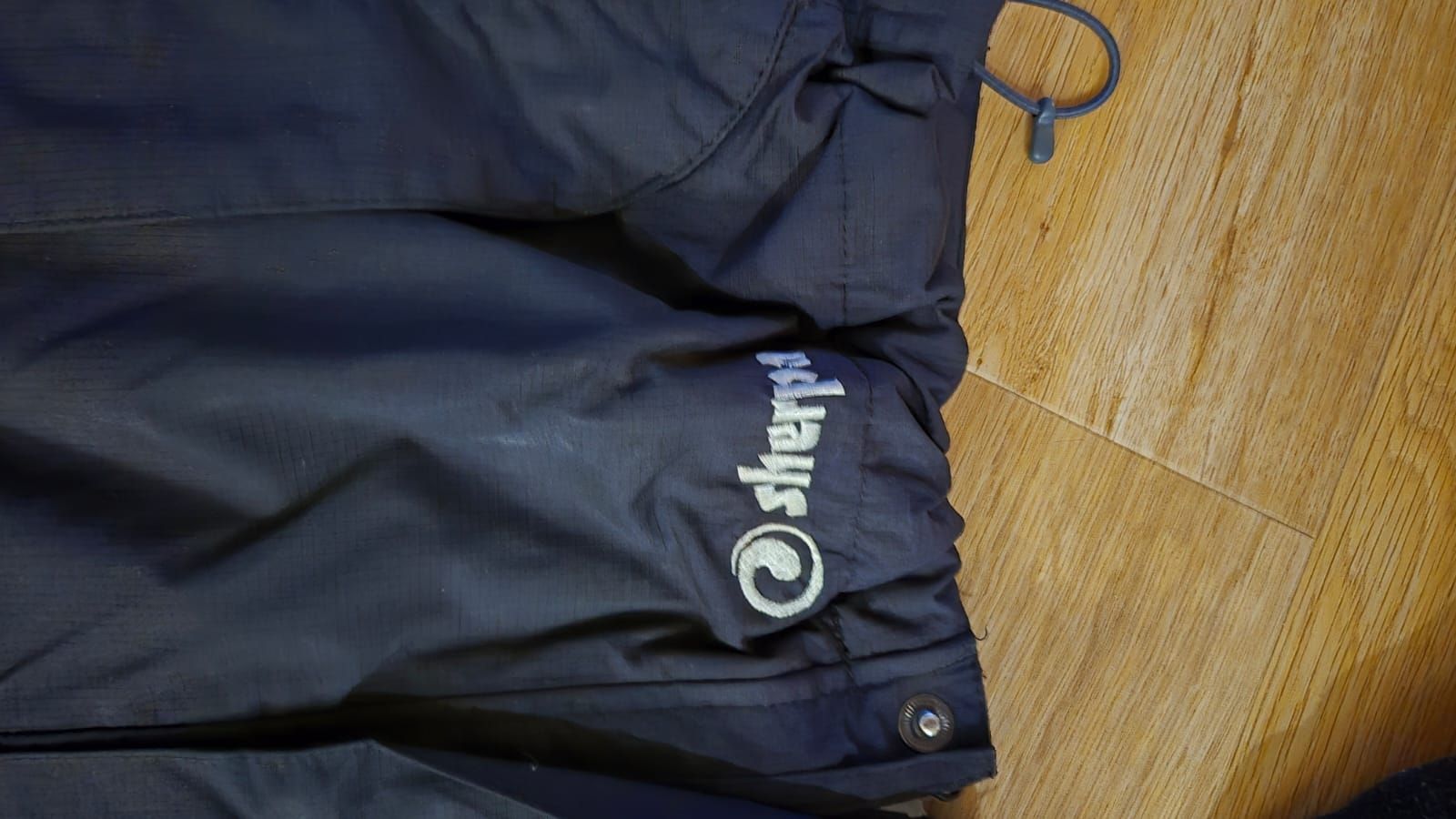 Sherpa Jacken: Sherpa Damen Jacke schwarz  – Gebraucht aus Edlibach von ar-schreinerei 1