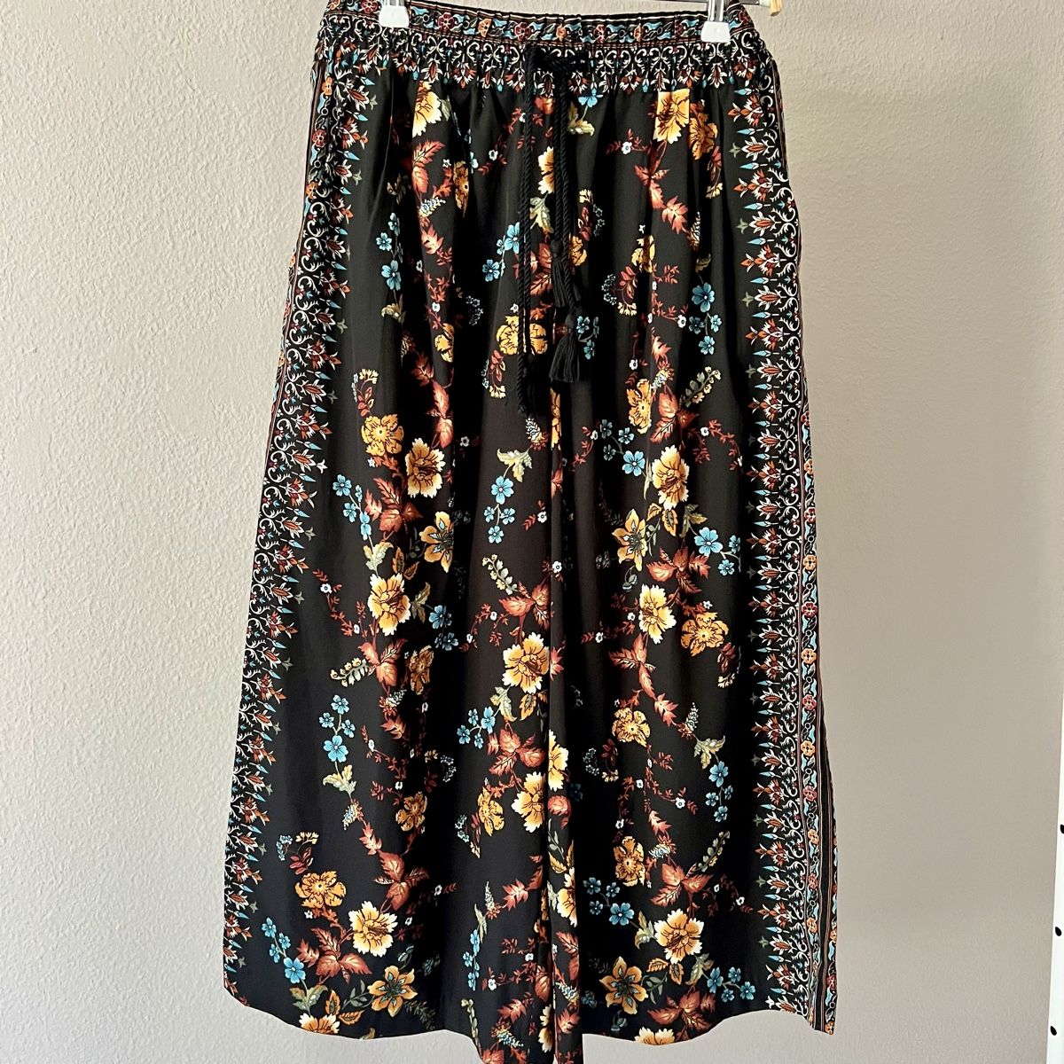 Zara Pantalons: ZARA Culottes – Neuf (Voir description) à Lütisburg par mahee