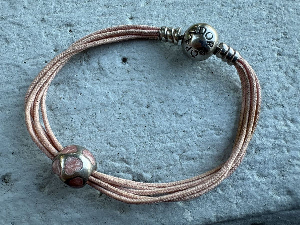 Pandora Bracciali & Braccialetti: Pandora Stoffarmband mit Charm – Usato da Schaffhausen venduto da sen_pxn9 1