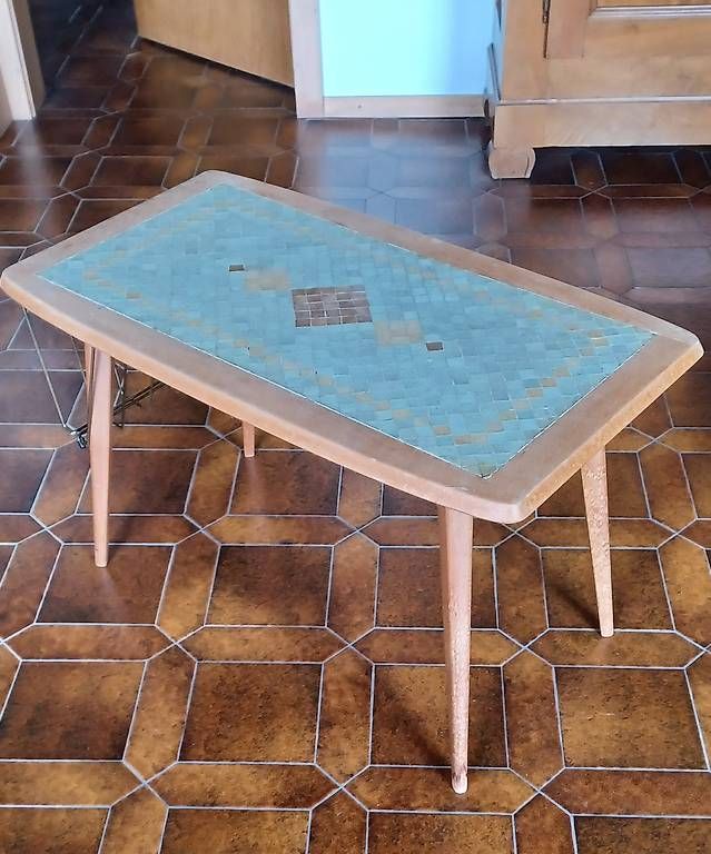 Tavoli: Table vintage des années 50 – Usato da Bretigny-Morrens venduto da LaureLM