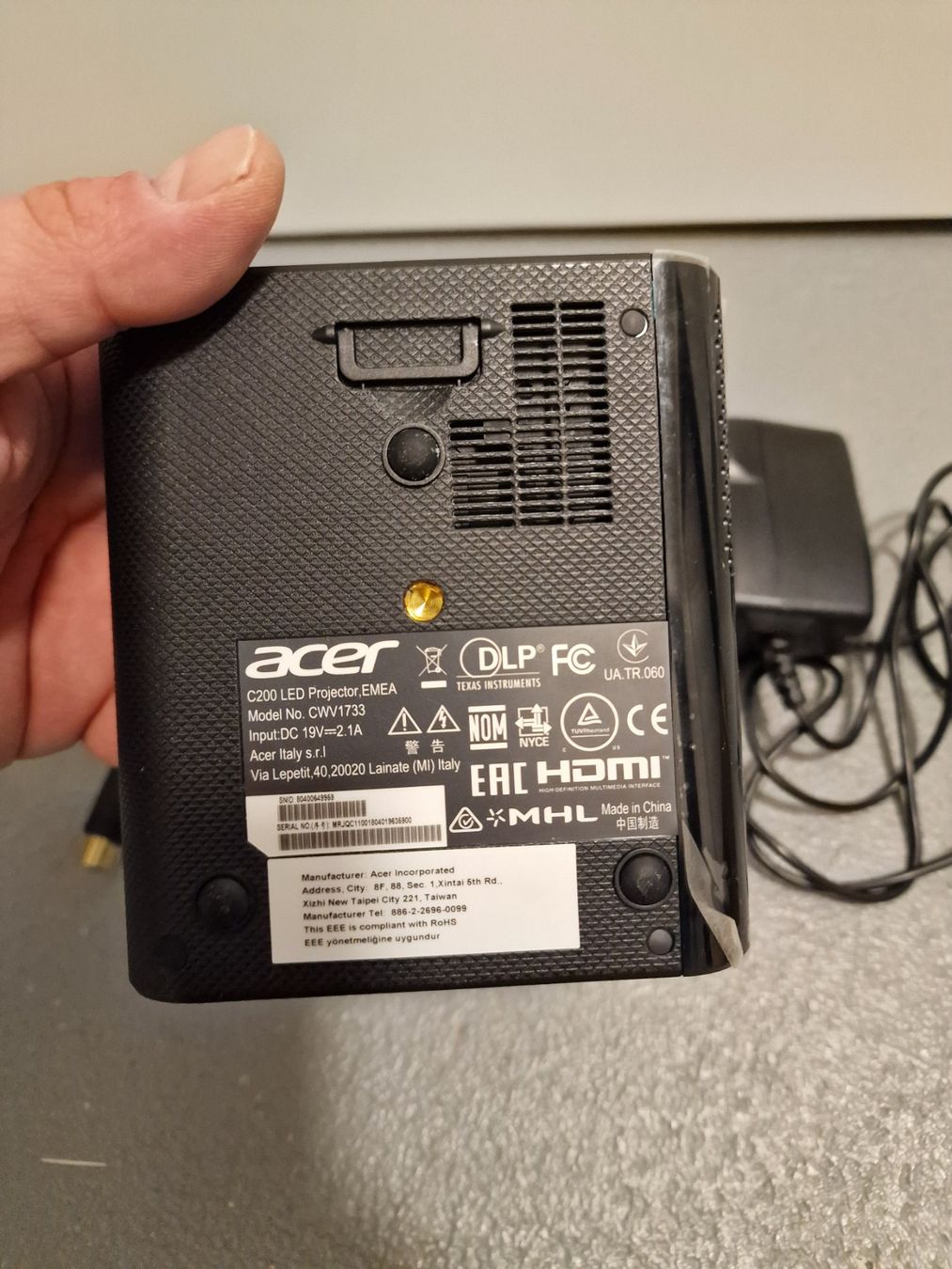 Acer Proiettori: Acer Beamer - noch mit Schutzfolie – Usato da Villmergen venduto da Markus_Selina_Store 2