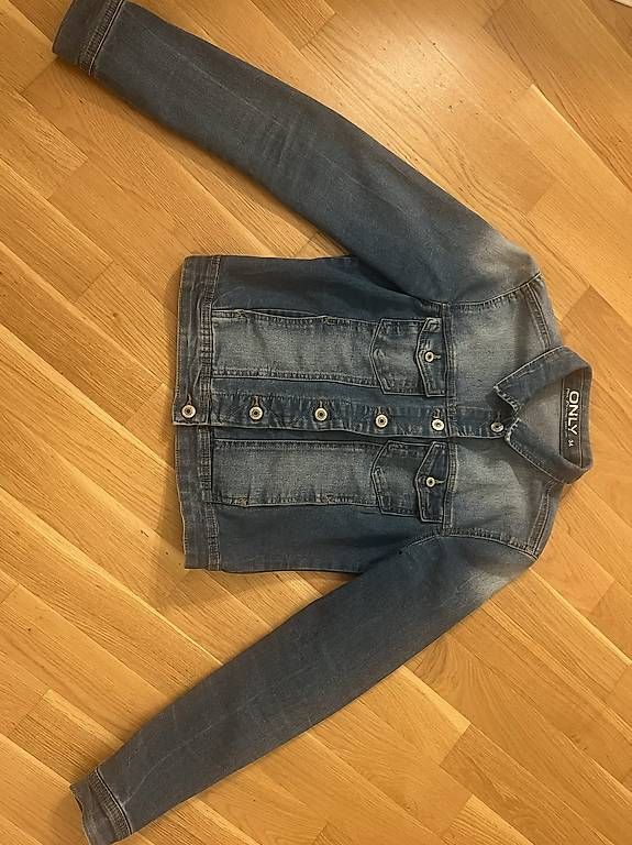 Jacken: Only Jeans Jacke Grösse 34 – Gebraucht aus Steinhausen von san_c7kq 1