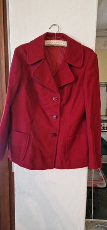 Rote Wolljacke, Vintage Stil, perfekt für den Herbst!
