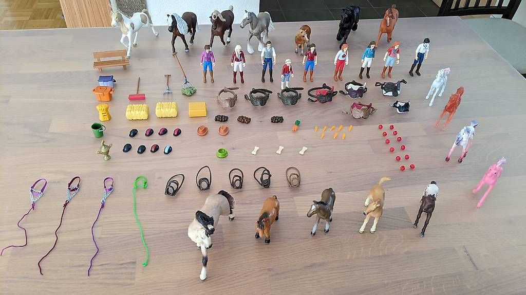Schleich Giocattoli: Gros lots de Schleich Pferde – Usato da Orbe venduto da hondasss