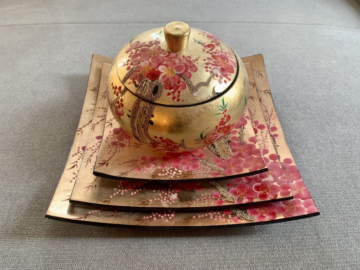Piatti di portata: Vietnamese Lacquer Teller Set – Usato da Rüschlikon venduto da topswissvintage
