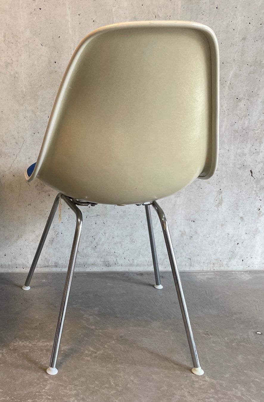 Herman Miller Sedie: Herman Miller Fiberglas Side Chair DSX Eames  Hopsack blau – Usato da Zürich venduto da starch.studio 2