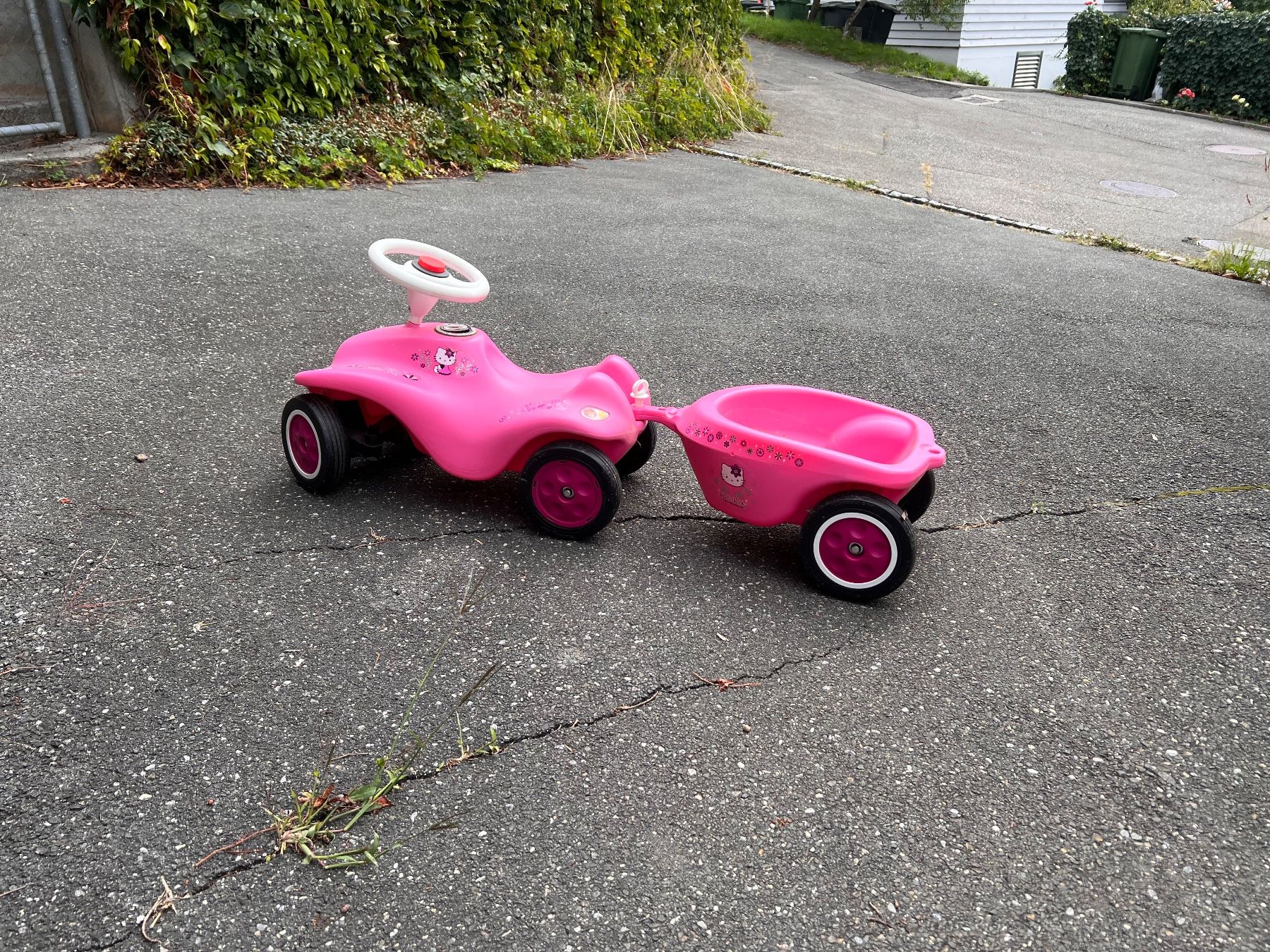 Hello Kitty Veicoli per bambini: Rutschauto pink Hello Kitty – Usato da Zollikofen venduto da odichter 1
