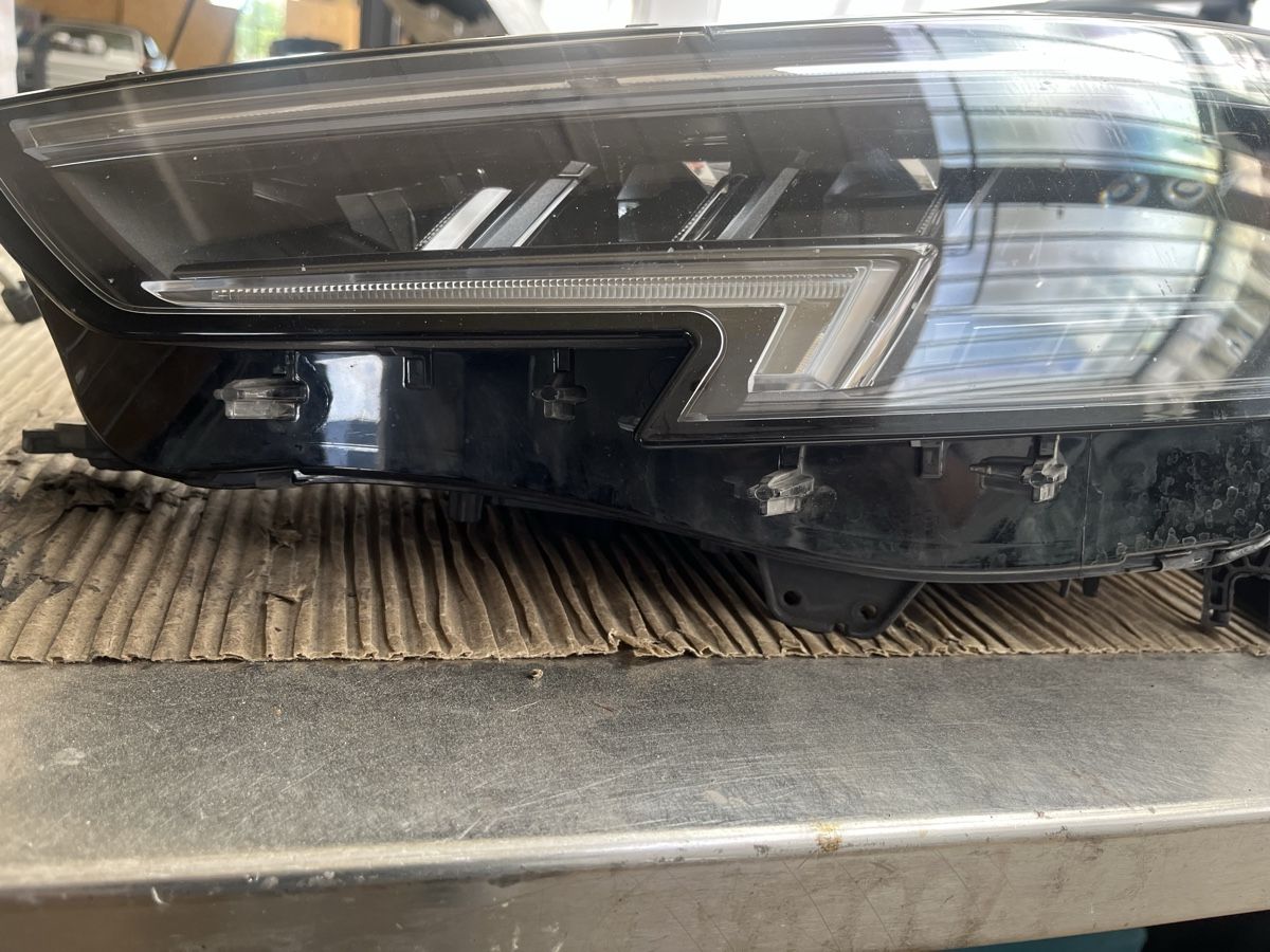 Audi Scheinwerfer: Audi RS4 Scheinwerfer 8W0.941.035.C – Gebraucht aus Ballwil von Bueri23 5