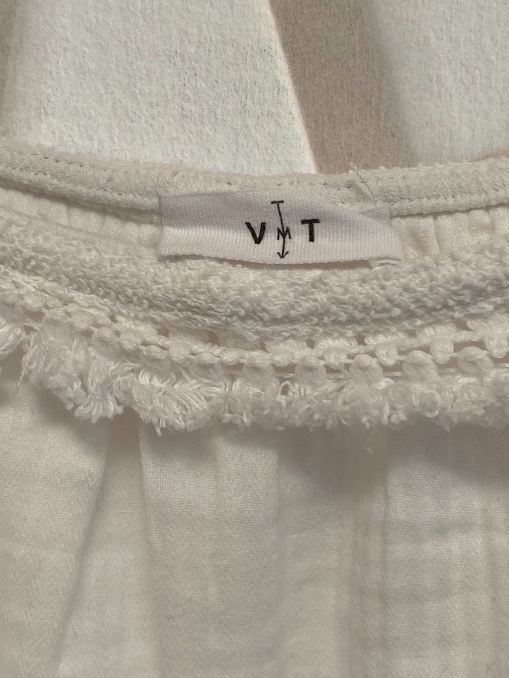 Top: Joli top blanc. S – Nuovo (secondo la descrizione) da Grund b. Gstaad venduto da PlageNeige 4