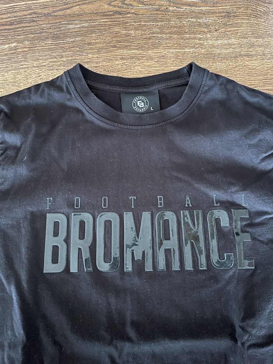 T-Shirts: Football Bromance Shirt – Neu (gemäss Beschreibung) aus Chur von Mbadimeischter 1