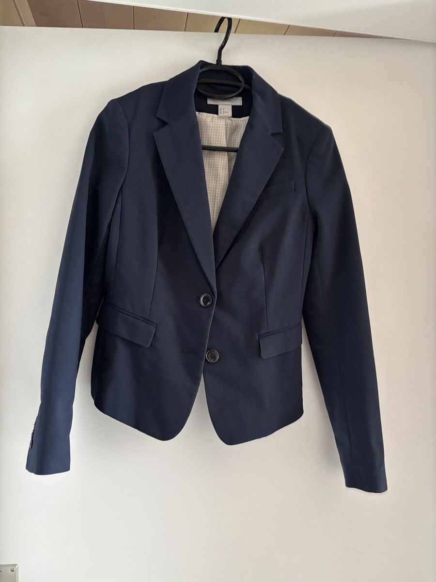 H&M Vestes: Eleganter Damenblazer in blau – D'occasion à Utzenstorf par noe_k7ql