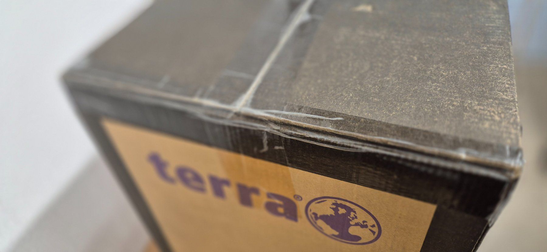 PC: PC Terra Win 8 Original verpackt "Überraschungsbox" – Nuovo (secondo la descrizione) da Elgg venduto da computerbrocki 1