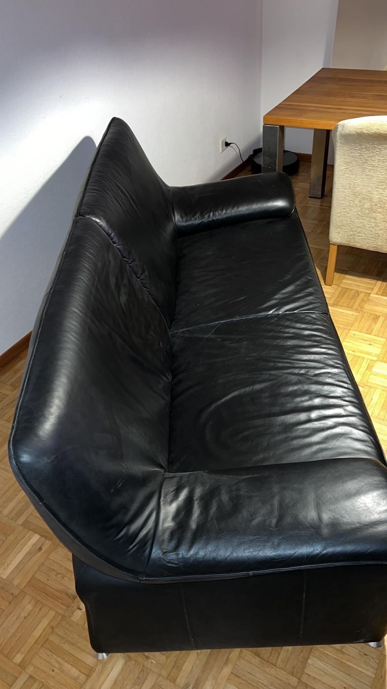 Divani: Leder-Sitzgruppe schwarz – 2 Sofas + Sessel/Hocker – Usato da Gossau SG venduto da Lizenzmarkt 7