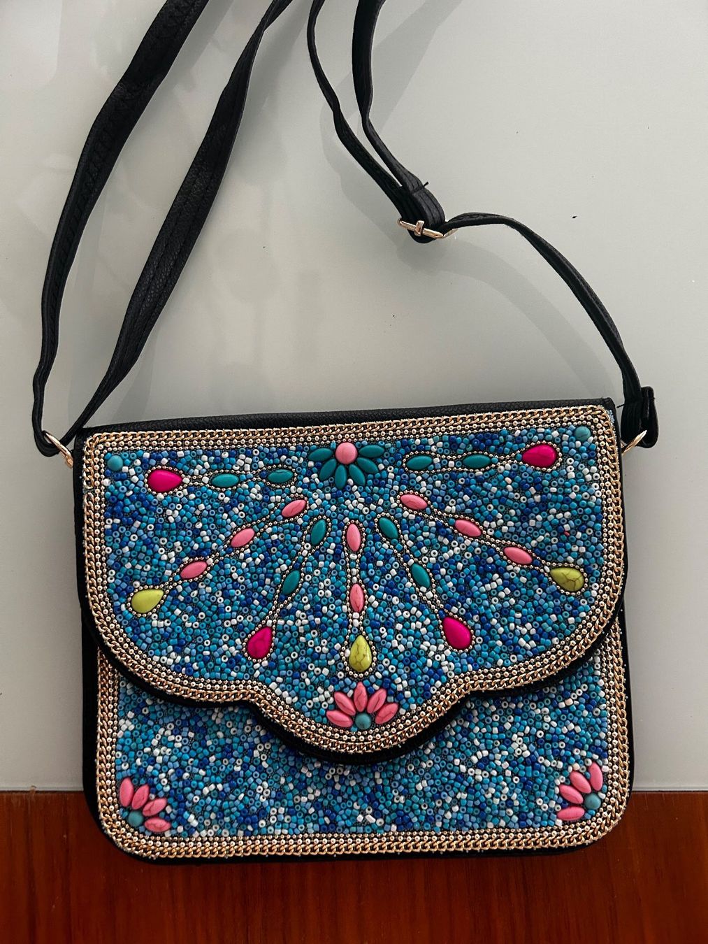 Borse: Handmade- Uigur / Schicke Umhängetasche mit Perlenmuster – Nuovo (secondo la descrizione) da Romanshorn venduto da jan_9rdj