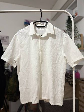 Chemise d'été blanche 
