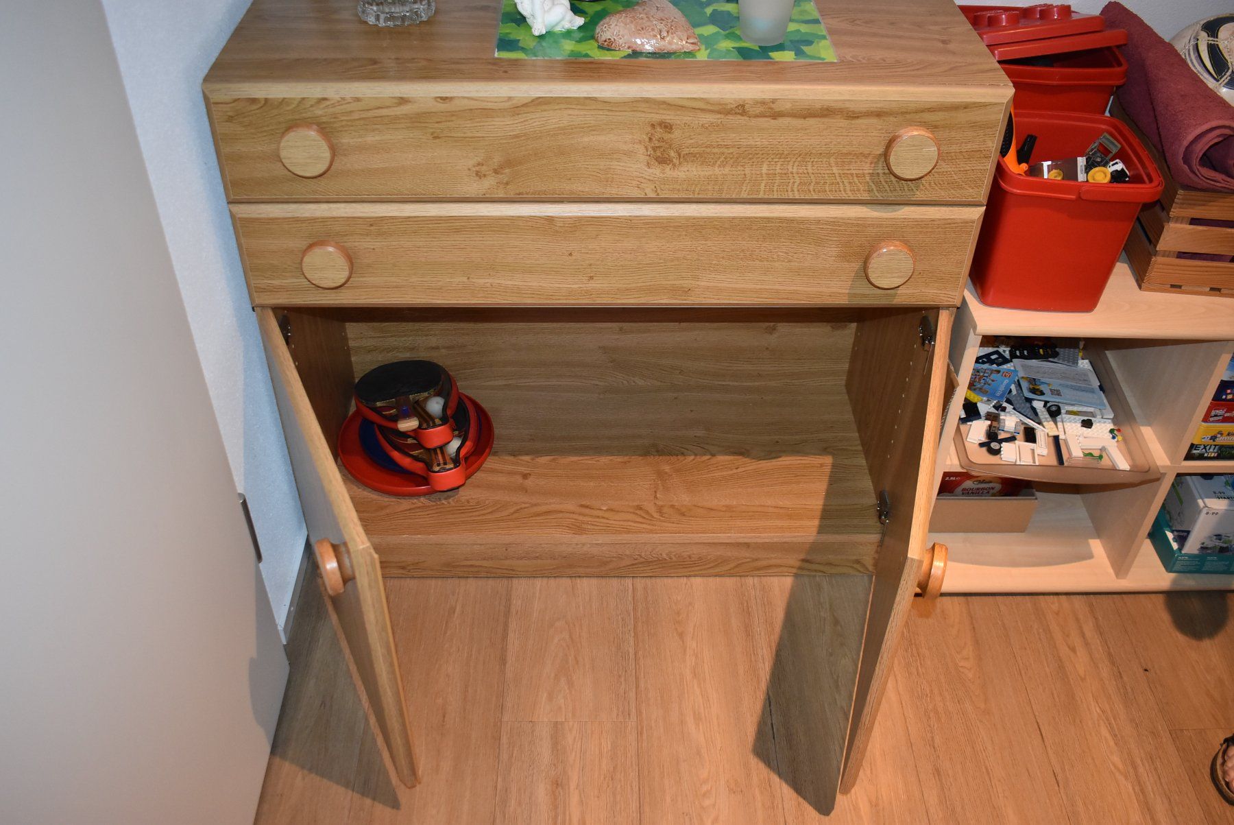 Armadi: 2x Kommode, Hochschrank und Garderobe – Usato da Schönenberg TG venduto da Scania10 1