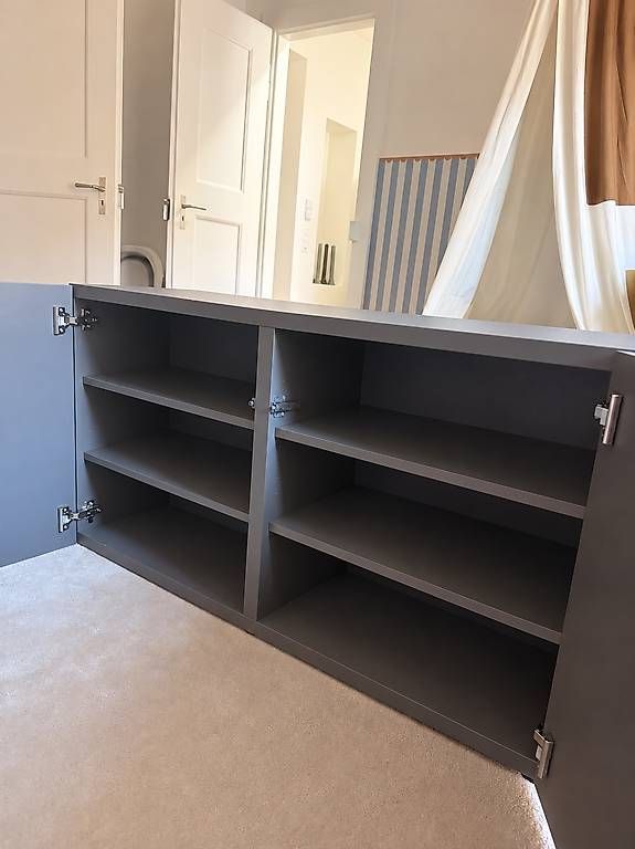Cassettiere: Ikea Besta Sideboard – Usato da Zürich venduto da gnvb 1