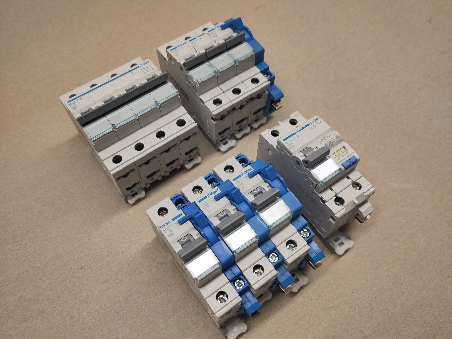 Hager Interrupteurs: Hager LS + FI-LS diverse – D'occasion à Schmitten FR par SirLanzelot 1
