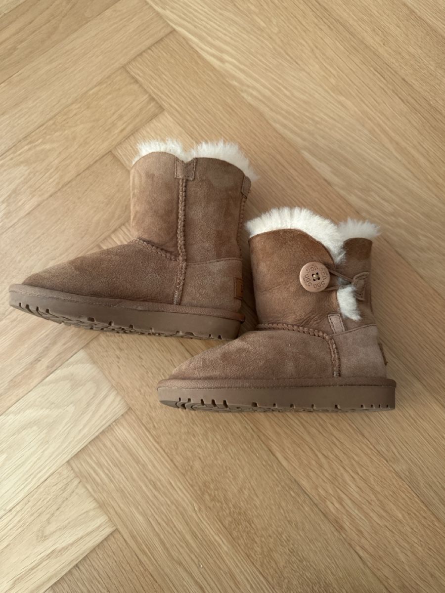 Ugg Scarpe per ragazze: UGG Boots Mädchen Gr. 27 – Nuovo (secondo la descrizione) da Emmen venduto da meh_xd8c 1