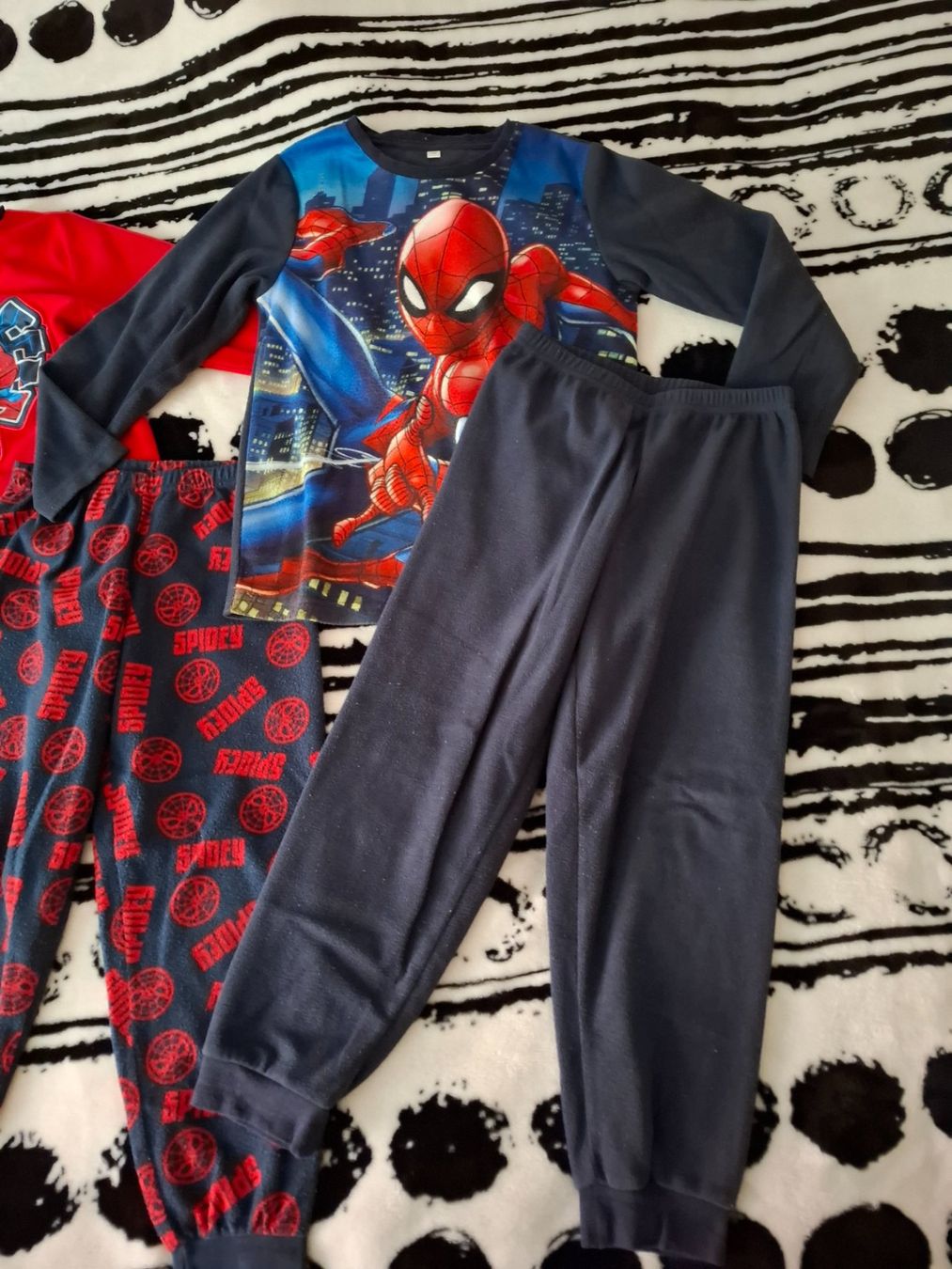 Pigiama & Simili: 2x Fleece Pyjama gr.128 – Usato da Oberurnen venduto da rotty80 2