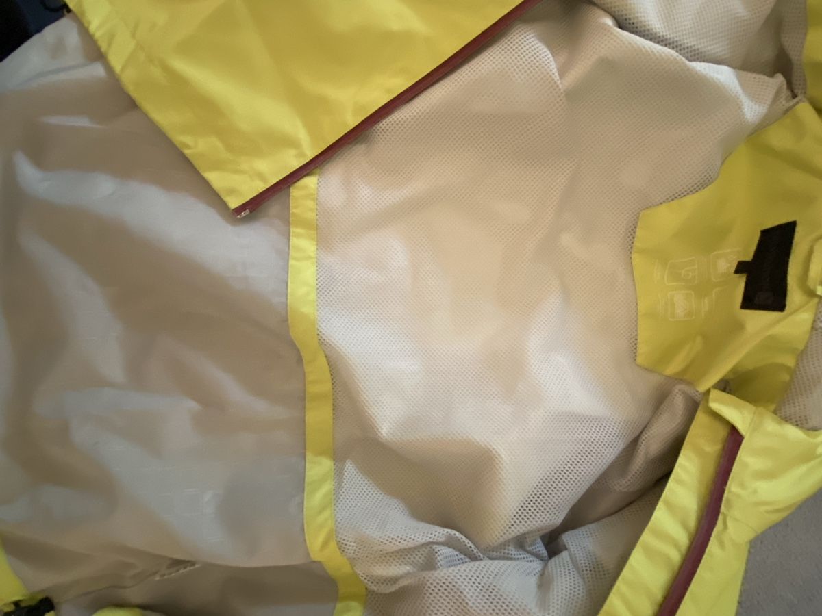 Trevolution Giacche: Trevolution Regenjacke gelb Gr 38 – Usato da Schönenberg ZH venduto da Pfupfli1 9