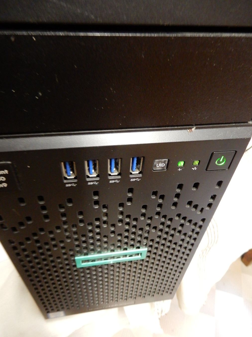 Hewlett Packard Server: HP ProLiant ML30 Gen9 Server Intel Xeon ohne HD – Gebraucht aus Worben von MaKo3252