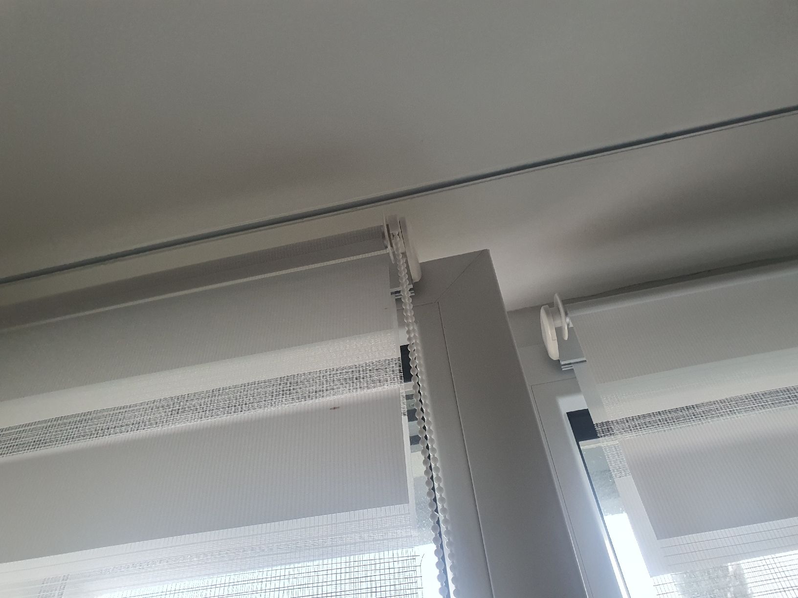 Tende da sole: 2 Doppelrollon Weiss ohne Bohren – Usato da Erlinsbach venduto da conc7 1