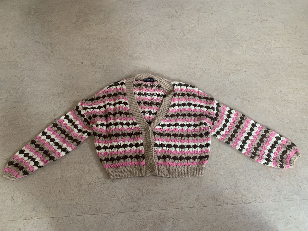 Stradivarius Maglioni & Felpe: Cardigan Stradivarius – Usato da Niederönz venduto da irgendwo