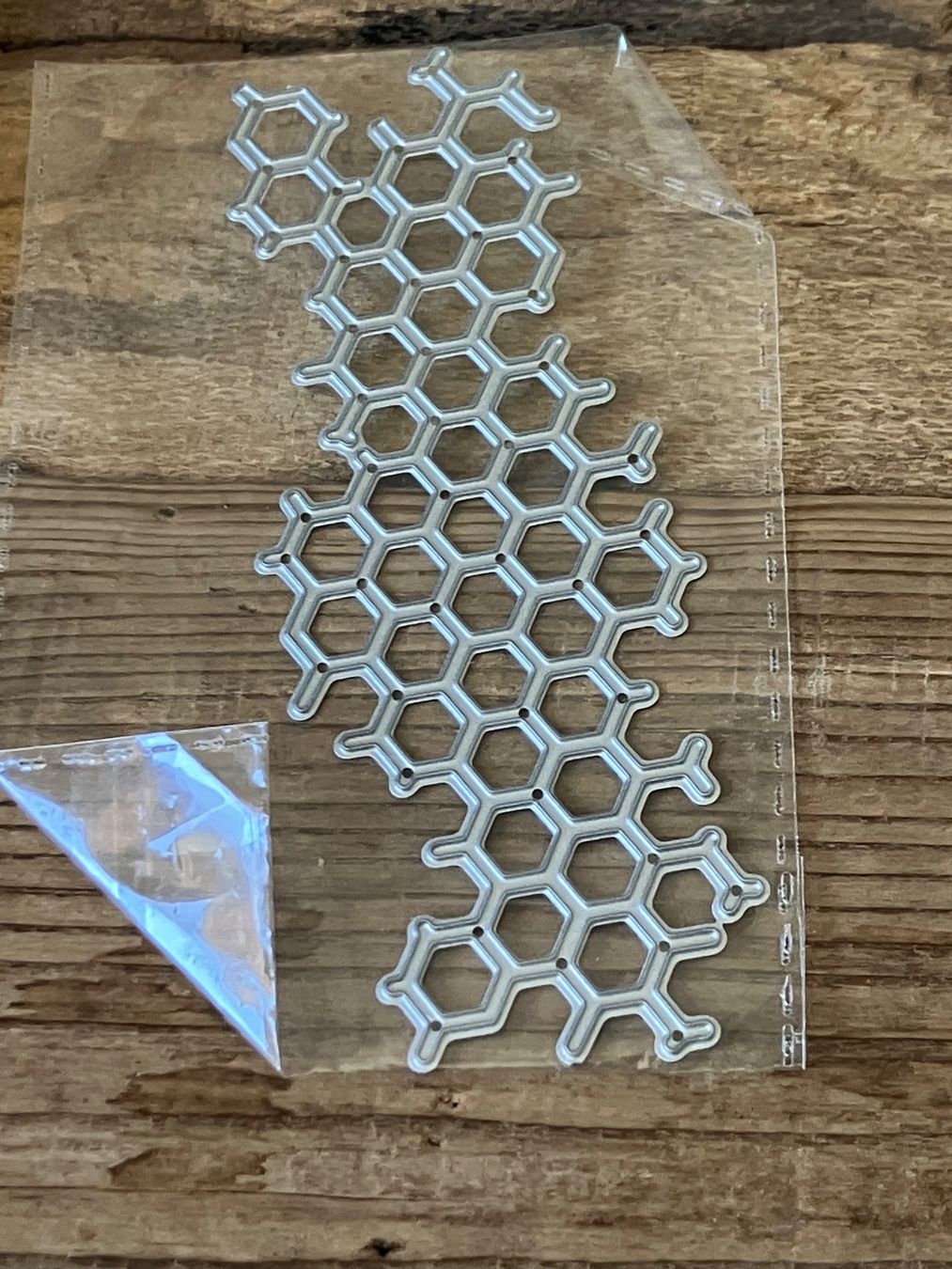 Schablonen: Stanzschablone Wabe  / Bienenwabe NEU – Neu und originalverpackt aus Effretikon von wenuss 1