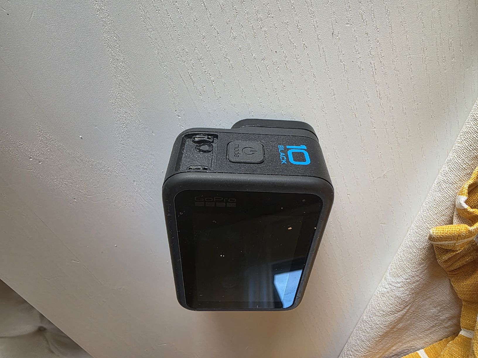 Gopro Action Cam: GoPro HERO10 Black Actionkamera – Defekt aus Oberwil BL von allinone1893