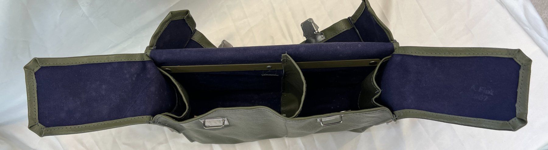 Schweizer Armee Borse: Schweizer Militär Umhängetasche – Usato da Zürich venduto da Drahtzug 2