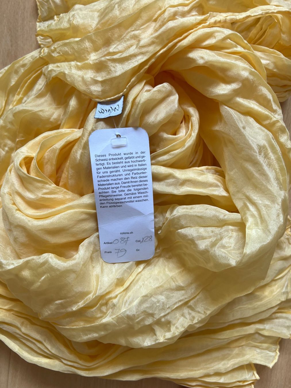 Colora Foulard & Sciarpe: Colora Schal, 100% Seide, warnes Gelb, NEU – Nuovo e nell'imballaggio originale da Worb venduto da farben20zauber 2