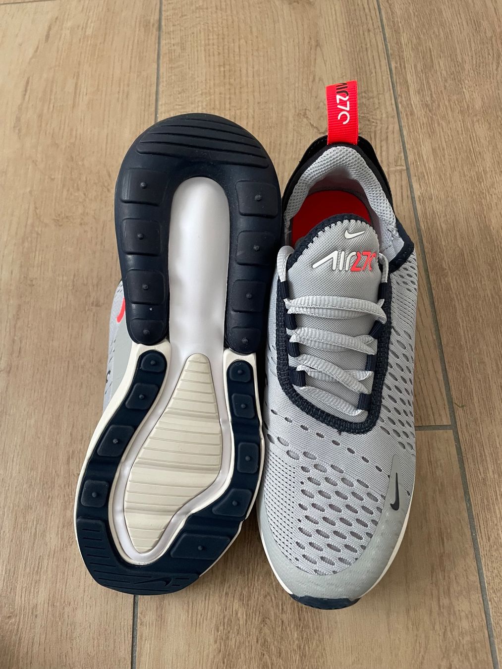 Nike Scarpe per ragazzi: Nike AIR MAX 270 Gr. 38 NEU – Nuovo (secondo la descrizione) da Waltenschwil venduto da hansnine 4