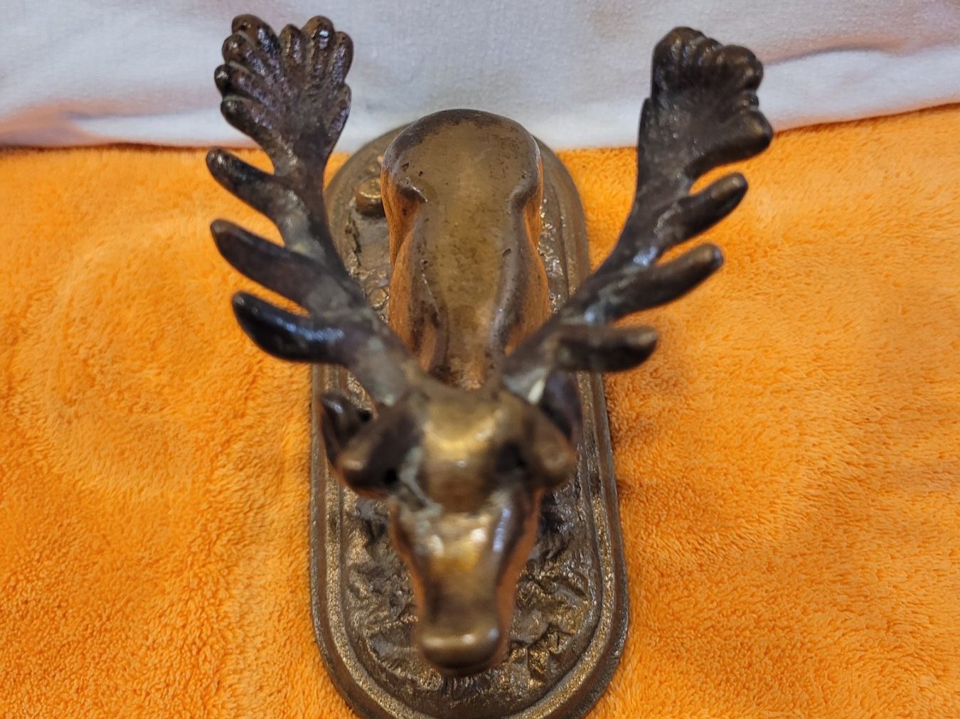 Sculture & Statue: HIRSCHFIGUR AUF EINEM /MESSING ODER KUPFERSOCKEL 60-Er – Usato da EMMETTEN venduto da pfi_cbg5 4
