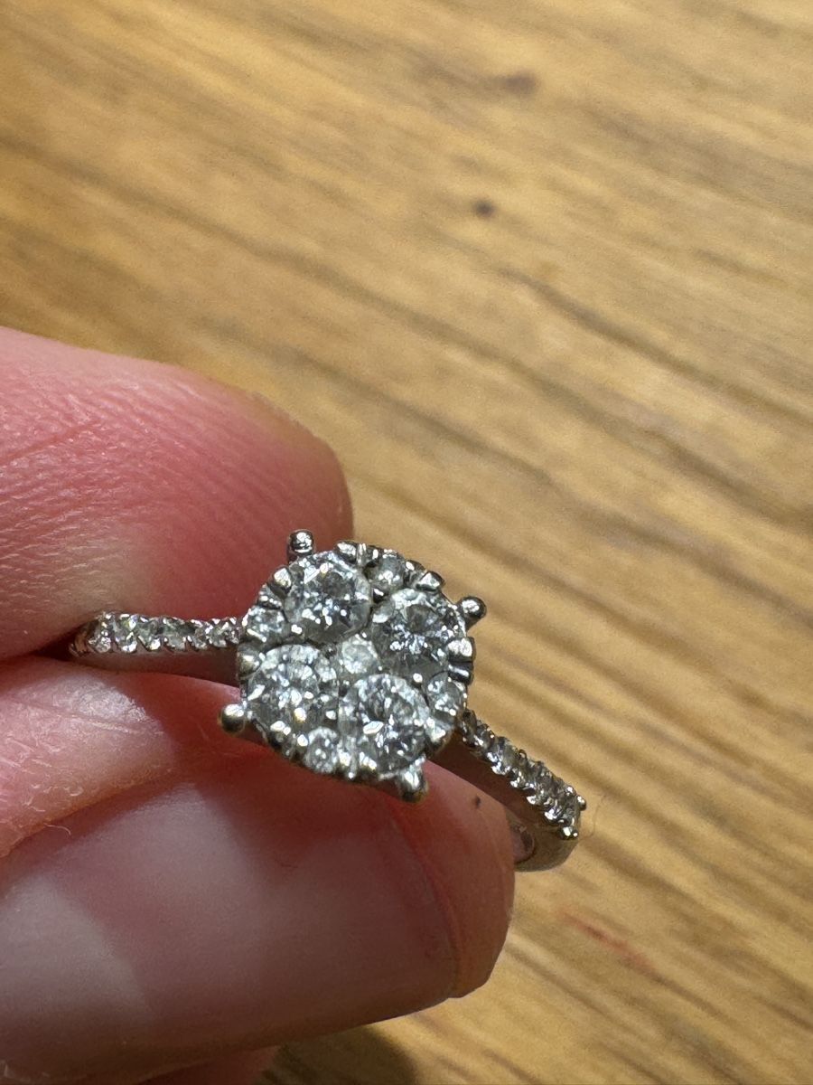 Ringe: Weissgoldring mit Diamanten – Gebraucht aus Langnau am Albis von belkone