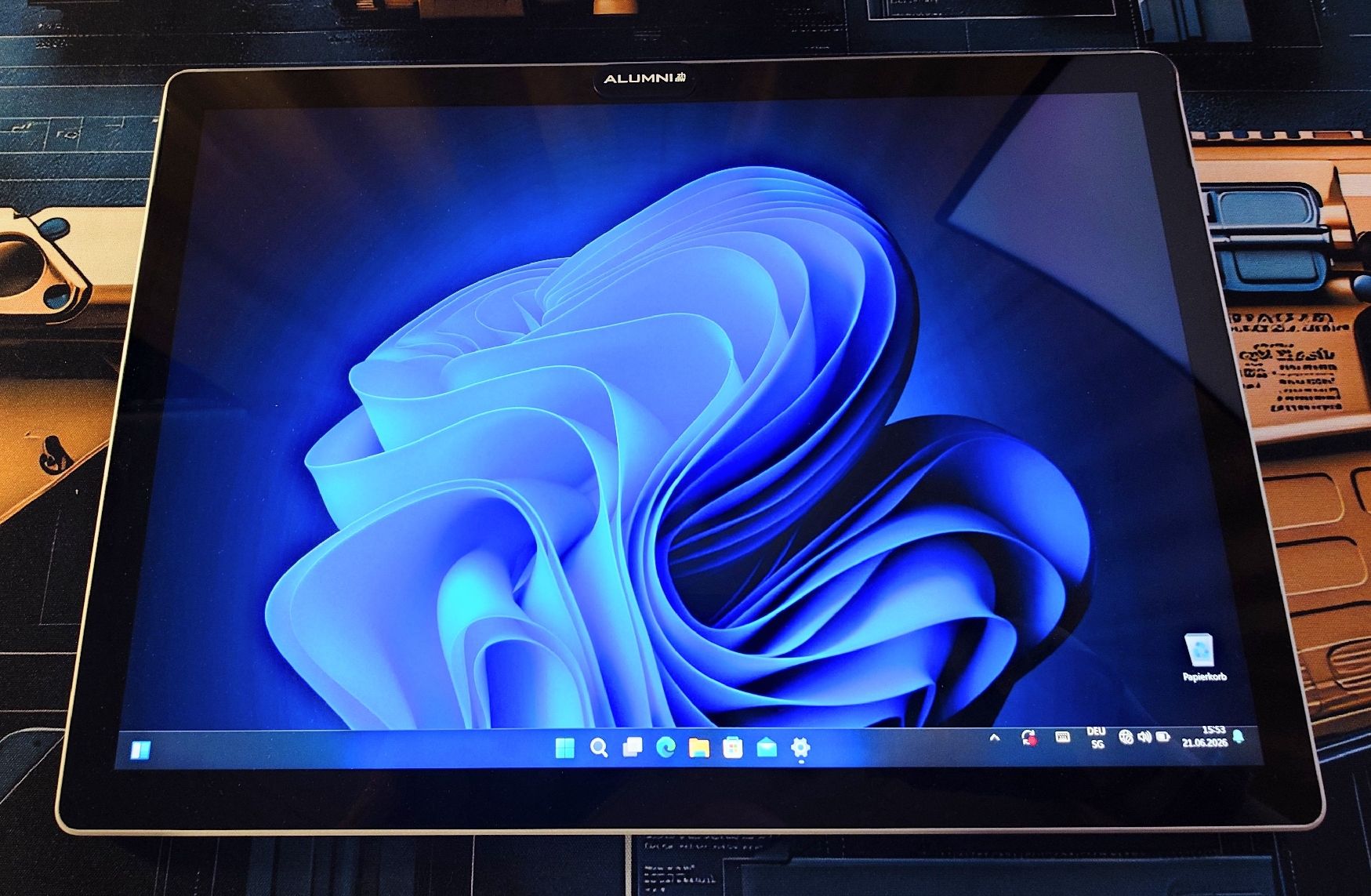 Microsoft Notebook: Microsoft Surface Book | i5 | 8GB | 256GB SSD  | Win 11 Pro – Usato da Ennetmoos venduto da Faders 4