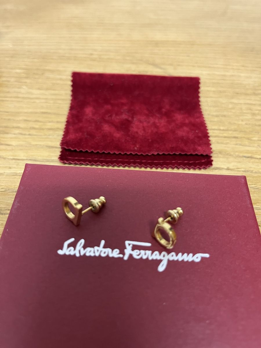 Salvatore Ferragamo Orecchini pendenti & Orecchini a lobo: Ohrringe Salvatore Ferragamo – Usato da Teufenthal AG venduto da Nanahu 1