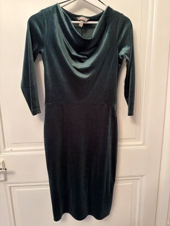 Robe de soirée en type velour vert foncé, taille S
