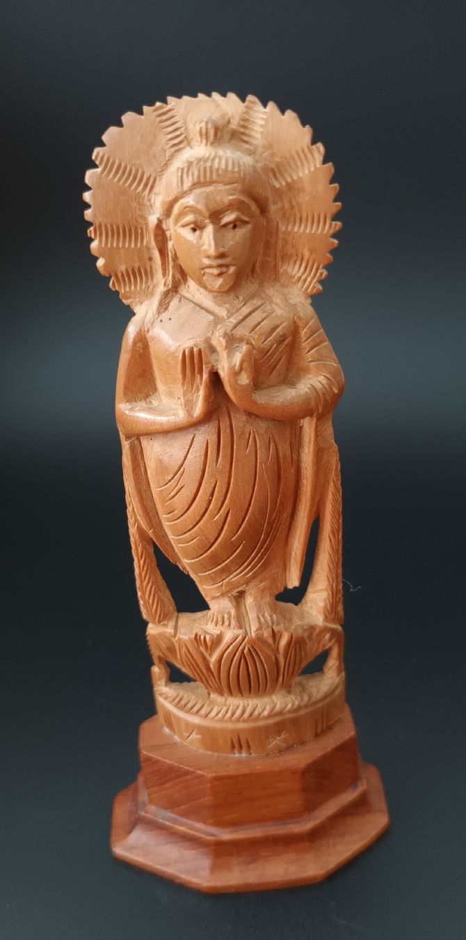 Figuren: Handgeschnitzte Buddha-Figur aus Kadamholz  – Gebraucht aus Allenwinden von pro_nmg9 1