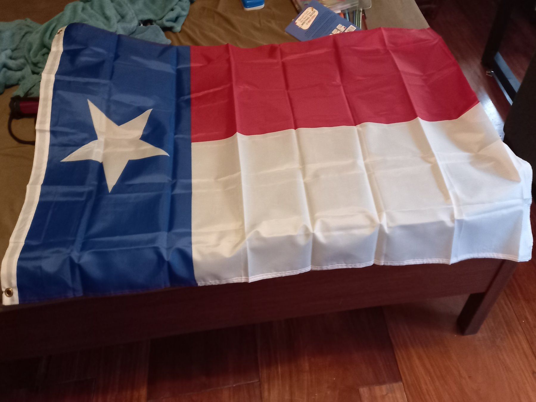 Bandiere: 3x Texas Flaggen, 90 x 150 cm - drapeau Texas – Nuovo e nell'imballaggio originale da Bussigny venduto da NATURALO