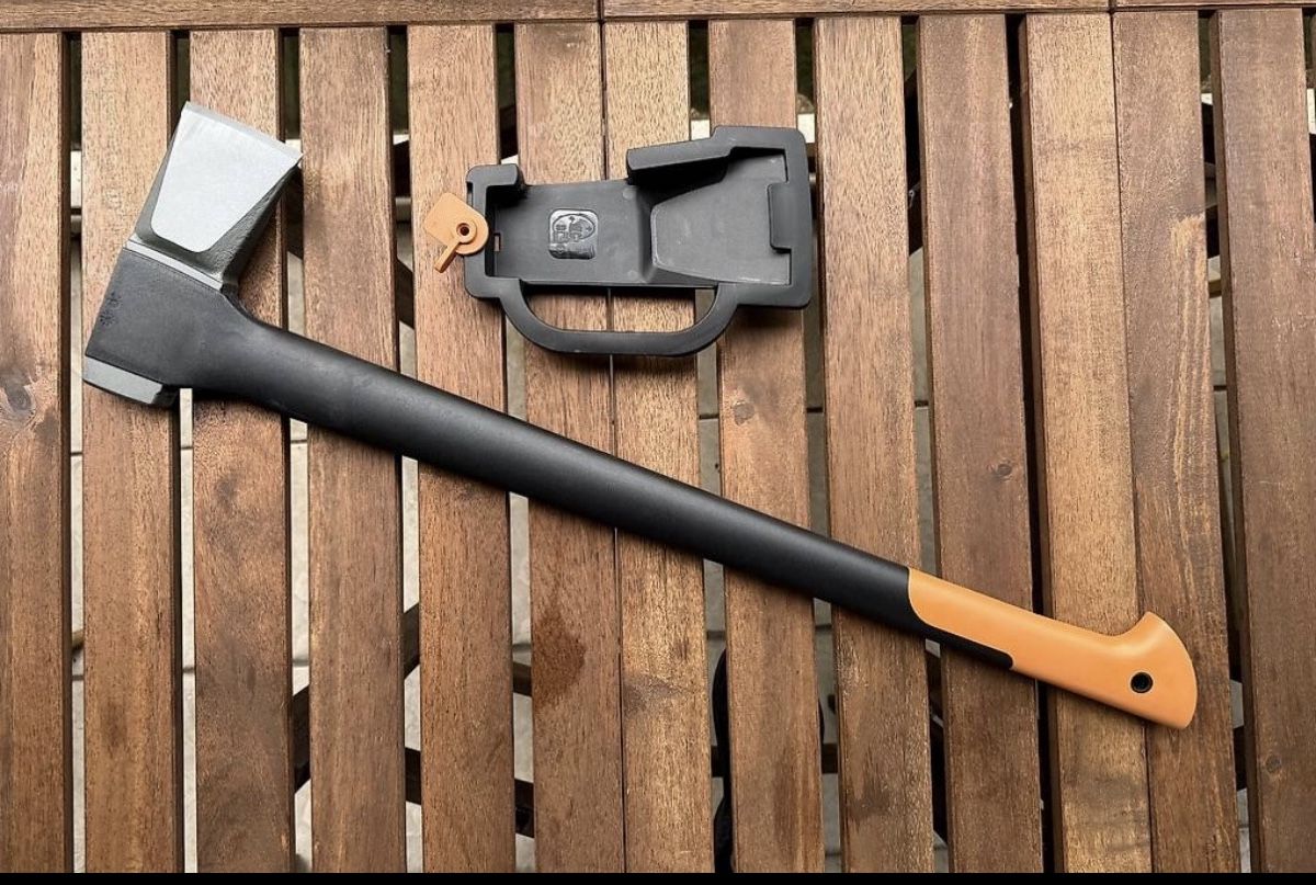 Fiskars Tutti gli attrezzi: Fiskars x25 - Hache à fendre  – Nuovo (secondo la descrizione) da La Tour-de-Peilz venduto da laurent1979 1