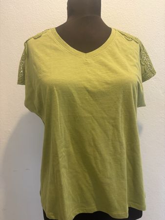Damen T-Shirt mit Häkeldetails neu