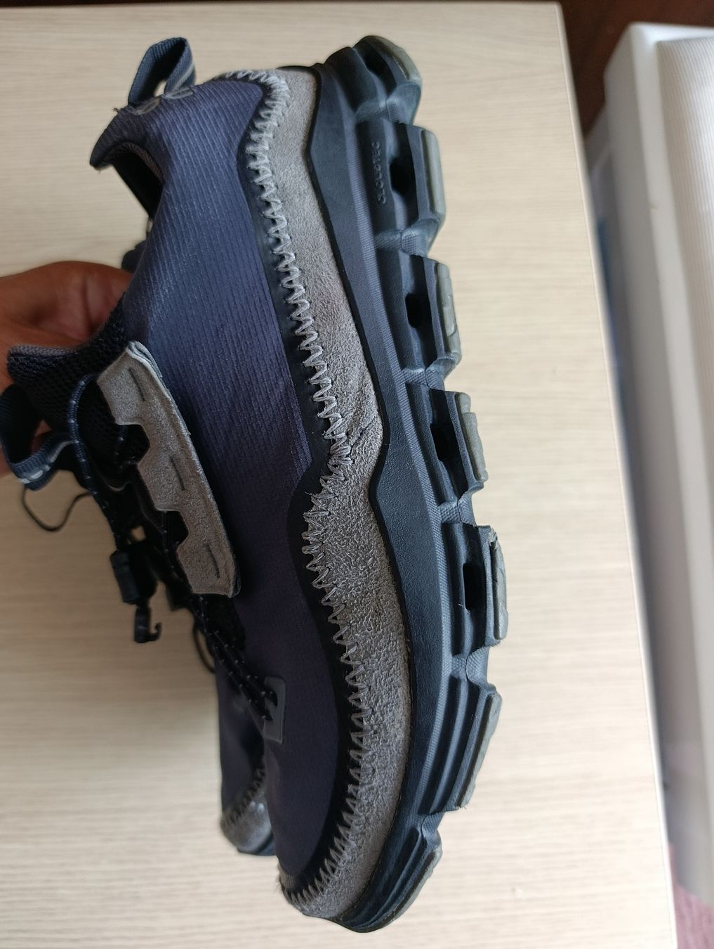 Herrenschuhe: On Running Cloud sneakers dark grey good condition – Gebraucht aus Monthey von Sws5