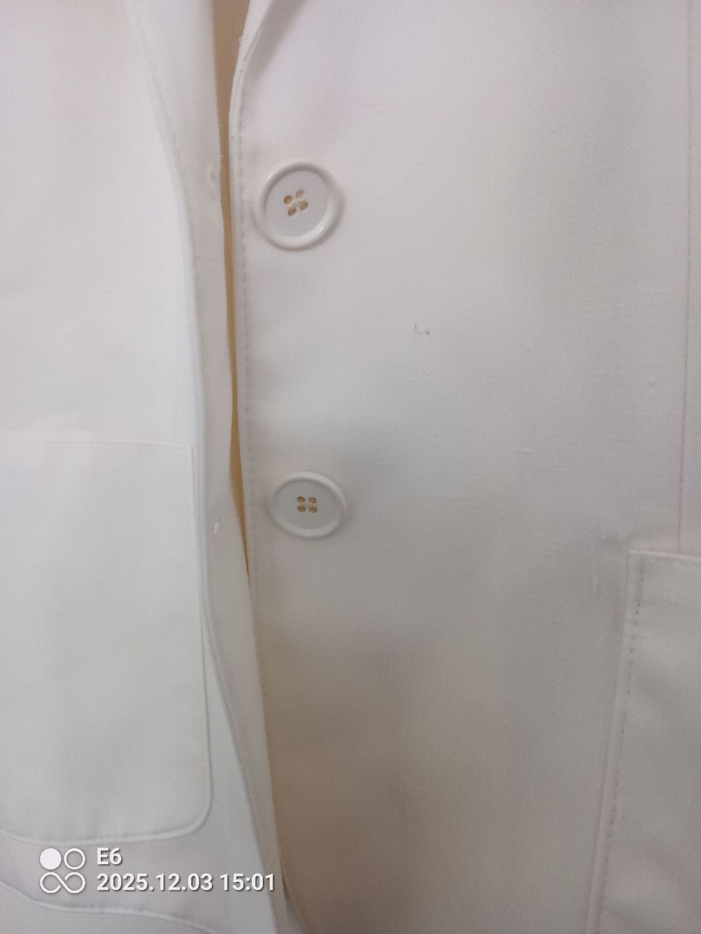 Jacken: Pflegeleichter beiger Blazer – Gebraucht aus Zürich von Mitzi6 2