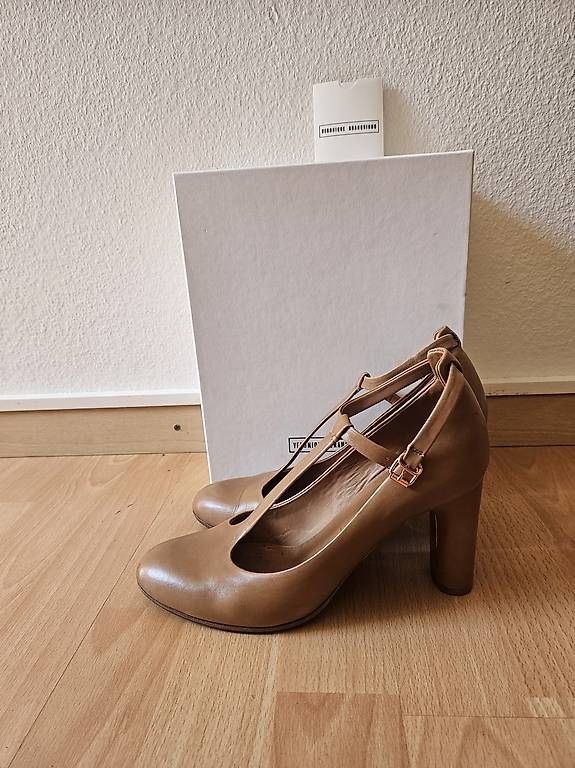 Scarpe da donna: Veronique Branquinho Pumps, Beige/Camel, Gr 40 – Usato da Zürich venduto da Elena231