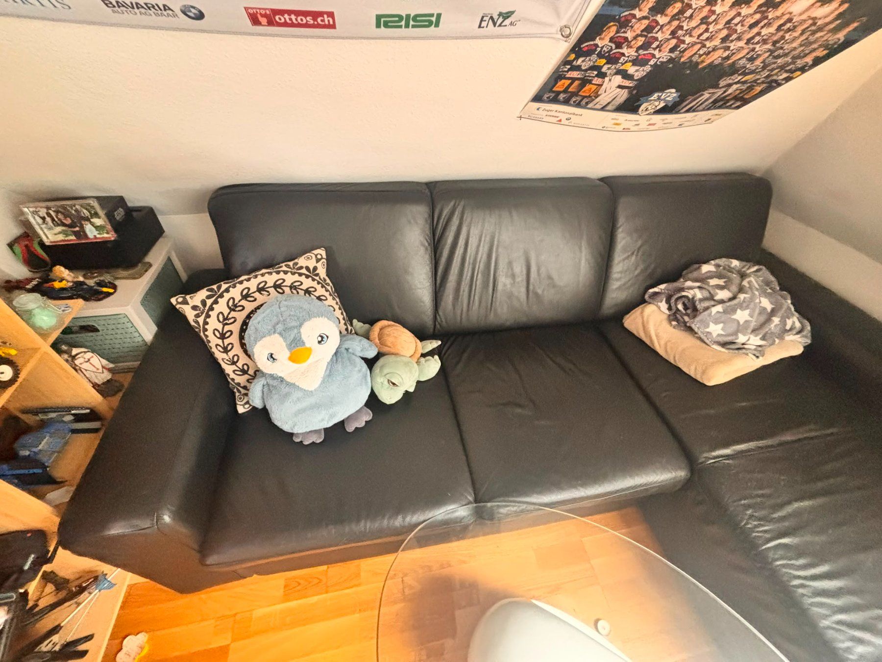 Sofas: Ecksofa Leder schwarz gebraucht mit Glasstisch – Gebraucht aus Altdorf UR von Fil_k7bn 4