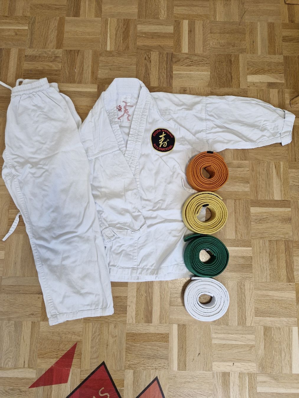 Lots de vêtements: karate set 134 – D'occasion à ebmatingen par wady25x26x