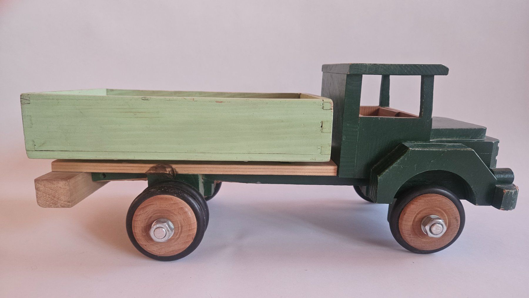 Spielzeuge: Lastwagen grün – Gebraucht aus Wetzikon von SIRIOLIT 1