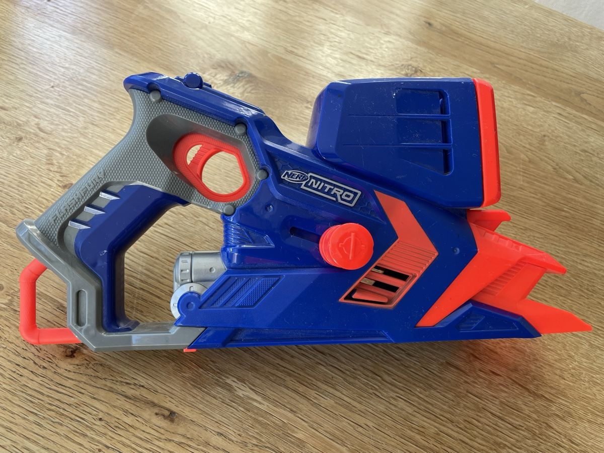 Nerf Giocattoli: Nerf Nitro mit zwei Rennwagen – Usato da Zürich venduto da piervier4 1